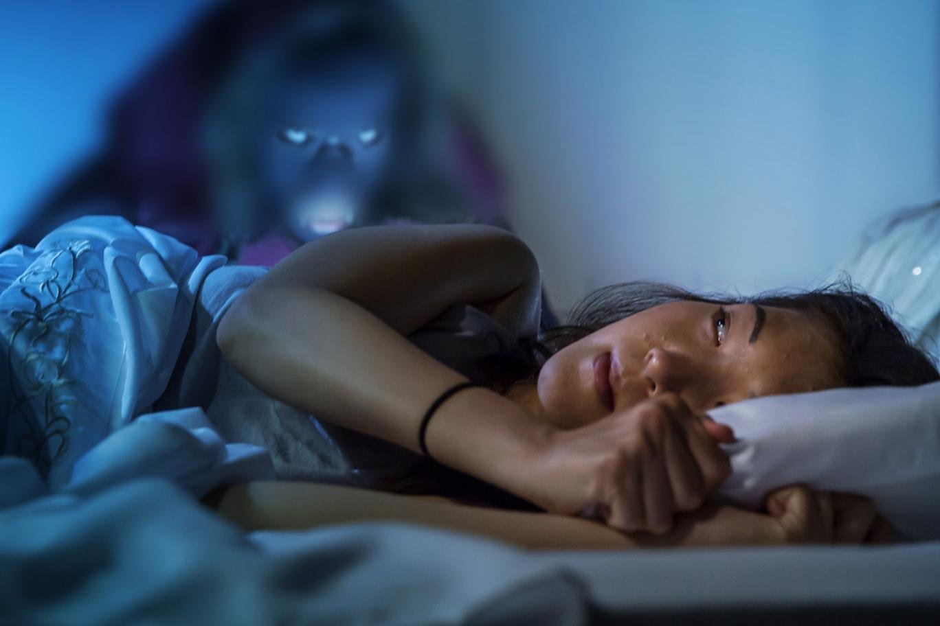 10-terrifying-cases-of-sleep-paralysis-6